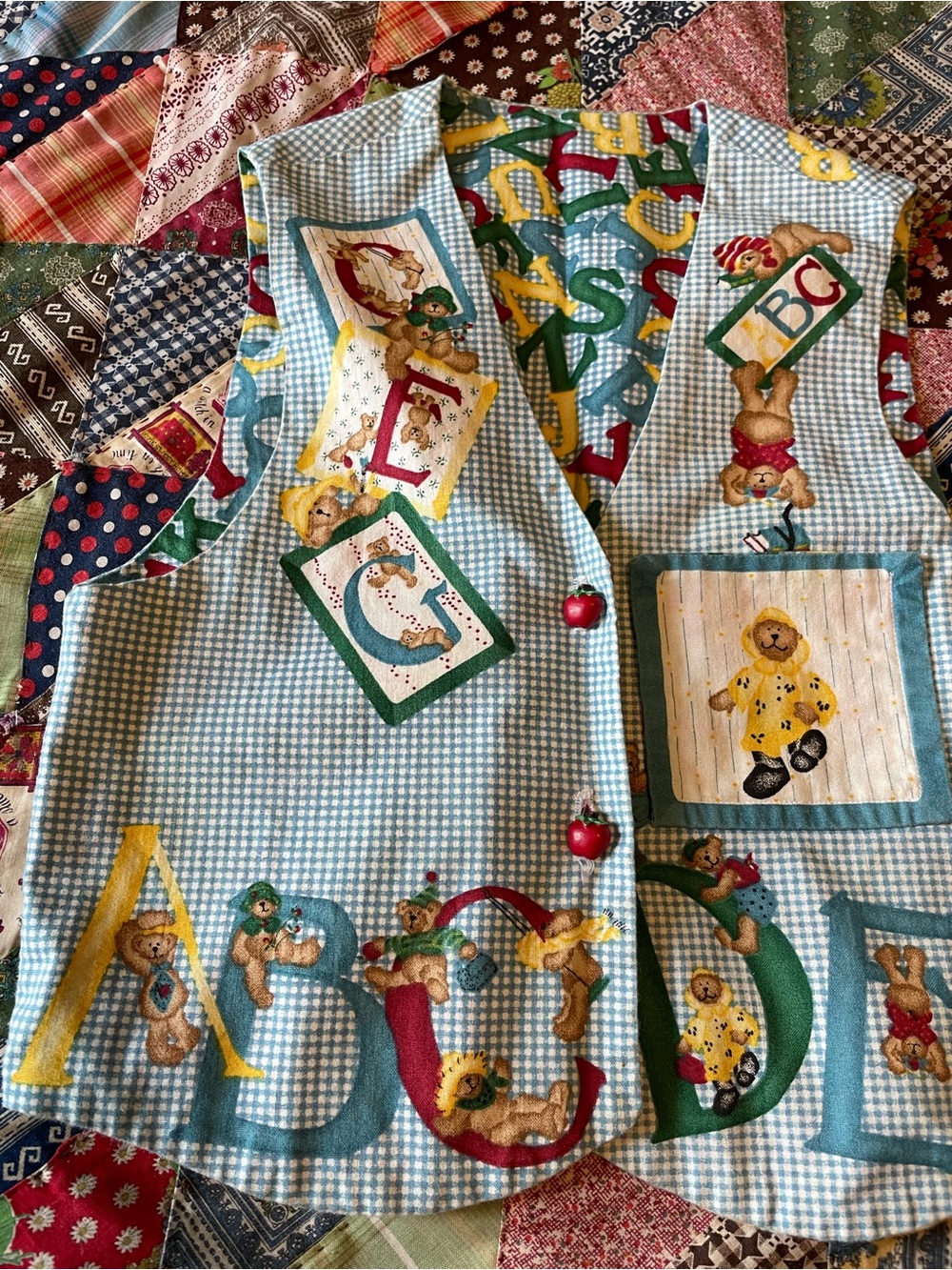 Handmade ABC Vest Kids Apple Buttons Bears XS - Picture 2 of 4